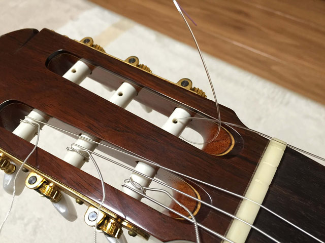 クラシックギター わかりやすい弦の張り方 ナイロン弦｜1弦、2弦、3弦を張る 5