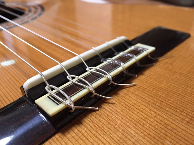 クラシックギター わかりやすい弦の張り方 ナイロン弦｜1弦、2弦、3弦を張る 8